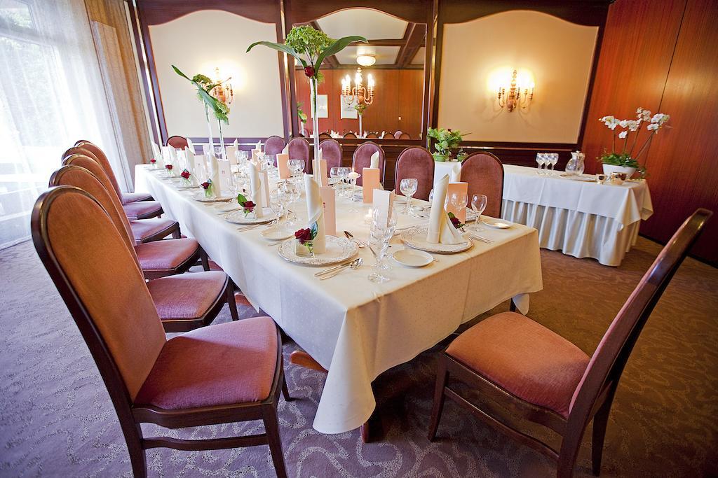 Hotel Krone Ohg Gerlingen Εξωτερικό φωτογραφία